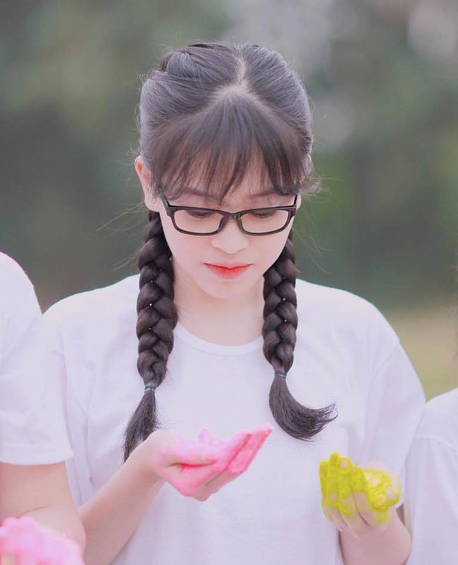 Hoa hậu v&agrave; &Aacute; hậu, ai mới l&agrave; thi&ecirc;n thần &aacute;o trắng khi c&ograve;n học cấp 3? - Ảnh 17.