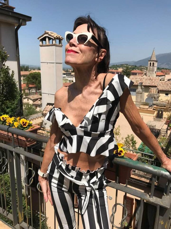 70 tuổi nhưng người phụ nữ n&agrave;y sở hữu body cực chuẩn, cực sexy v&agrave; b&iacute; k&iacute;p được tiết lộ khiến ai cũng giật m&igrave;nh - Ảnh 6.