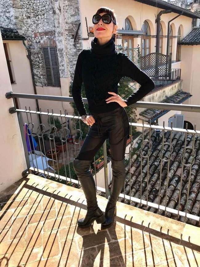 70 tuổi nhưng người phụ nữ n&agrave;y sở hữu body cực chuẩn, cực sexy v&agrave; b&iacute; k&iacute;p được tiết lộ khiến ai cũng giật m&igrave;nh - Ảnh 7.