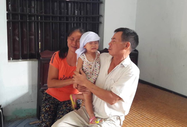 Vụ 3 người trong gia đình thương vong, nghi bị ngộ độc thức ăn tại Đà Nẵng: Chuyến đi định mệnh và ngày về đẫm nước mắt - Ảnh 2.