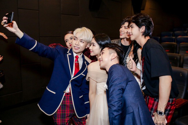 Sau loạt ồn &agrave;o tai tiếng, H&ograve;a Minzy rạng rỡ hội ngộ Erik - Đức Ph&uacute;c - Ảnh 10.