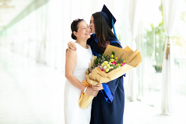 &Aacute; hậu Th&ugrave;y Dung tiết lộ vẫn được bố đưa đ&oacute;n đi học v&igrave; thương con g&aacute;i &uacute;t vất vả - Ảnh 7.