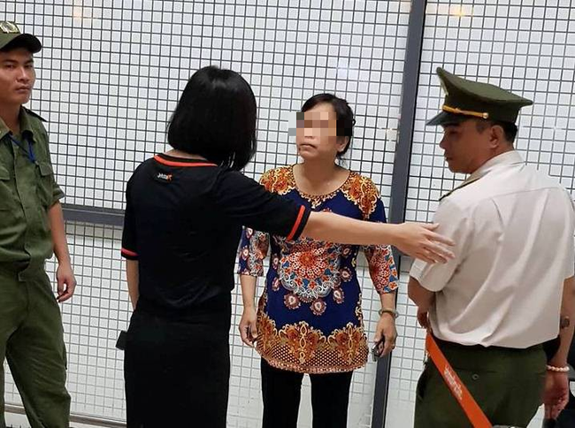 Sân bay Nội Bài hỗn loạn vì cuộc tranh cãi 500 nghìn đồng tiền cước giữa nhân viên Jetstar và hành khách - Ảnh 1.