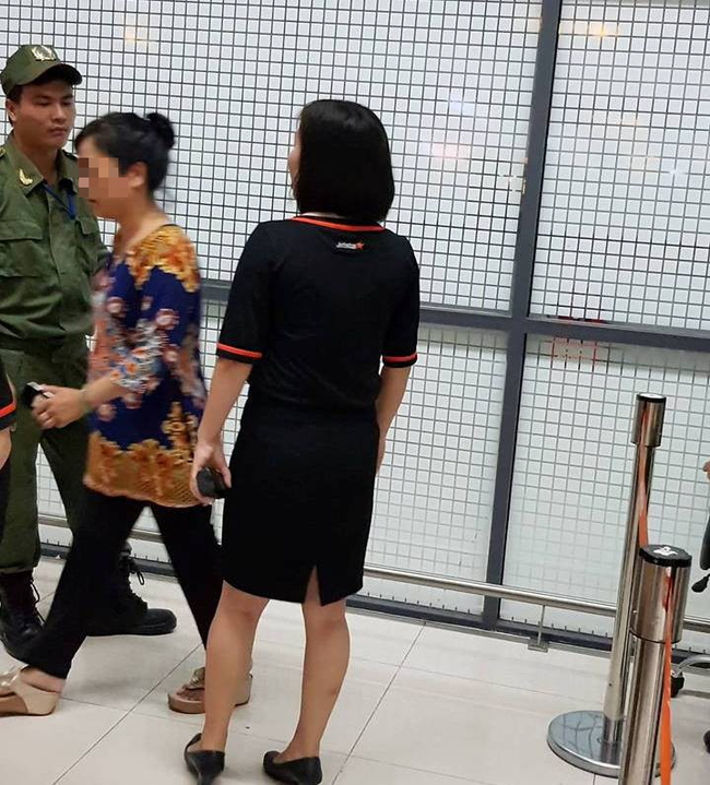 Sân bay Nội Bài hỗn loạn vì cuộc tranh cãi 500 nghìn đồng tiền cước giữa nhân viên Jetstar và hành khách - Ảnh 2.