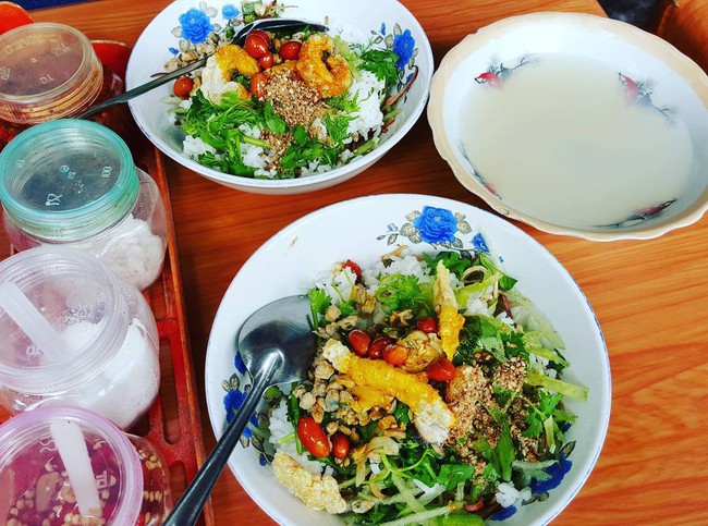 Về miền Trung nếm thử 4 m&oacute;n đặc sản rẻ tiền m&agrave; ngon kh&ocirc;ng cưỡng nổi từ hến - Ảnh 1.