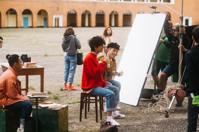 MV mới gặp sự cố, Đức Ph&uacute;c lo lắng gửi lời xin lỗi kh&aacute;n giả  - Ảnh 9.