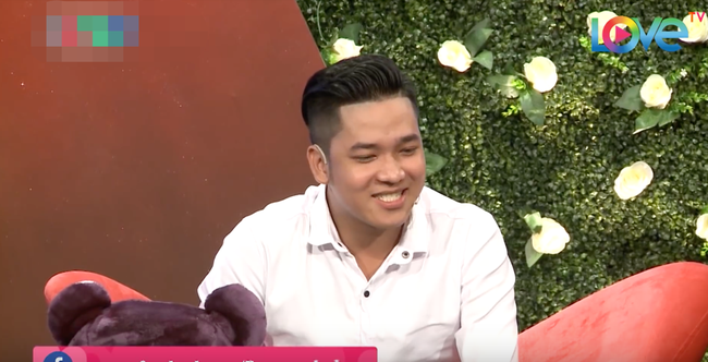 H&agrave;i hước ch&agrave;ng trai mang&hellip; lợn đến Bạn muốn hẹn h&ograve; tặng bạn g&aacute;i - Ảnh 7.