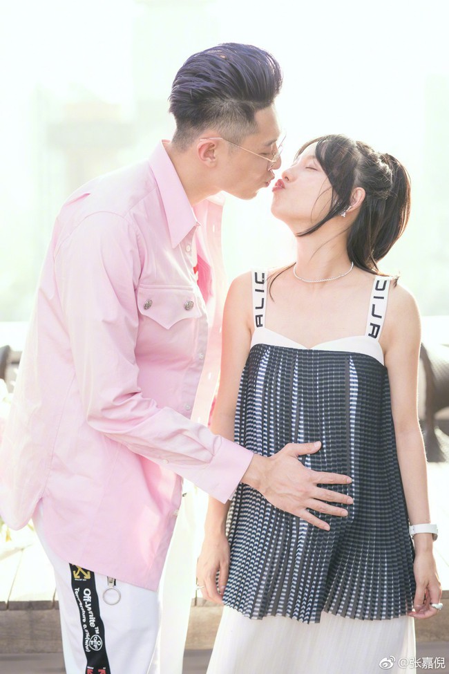 So sánh 6 hot mom Cbiz : Sắc vóc gây choáng nhất không phải Angela Baby mà là mỹ nhân này của Diên Hi Công Lược - Ảnh 51. So sánh 6 hot mom Cbiz : Sắc vóc gây choáng nhất không phải Angela Baby mà là mỹ nhân này của Diên Hi Công Lược - Ảnh 51.