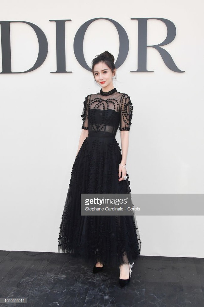 Ống k&iacute;nh ph&oacute;ng vi&ecirc;n nước ngo&agrave;i chứng minh Angela Baby sở hữu nhan sắc đỉnh cao kh&ocirc;ng t&igrave; vết - Ảnh 11.