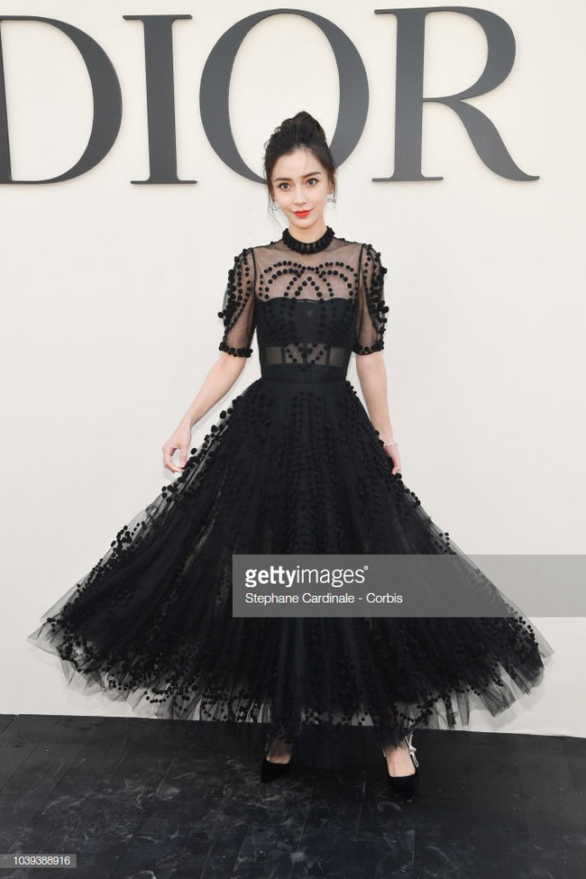 Ống k&iacute;nh ph&oacute;ng vi&ecirc;n nước ngo&agrave;i chứng minh Angela Baby sở hữu nhan sắc đỉnh cao kh&ocirc;ng t&igrave; vết - Ảnh 3.