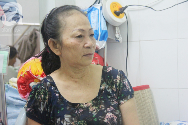 Ph&eacute;p m&agrave;u đến với người mẹ xin cơm từ thiện, nu&ocirc;i con trai liệt nửa người suốt 2 năm trời trong bệnh viện - Ảnh 7.