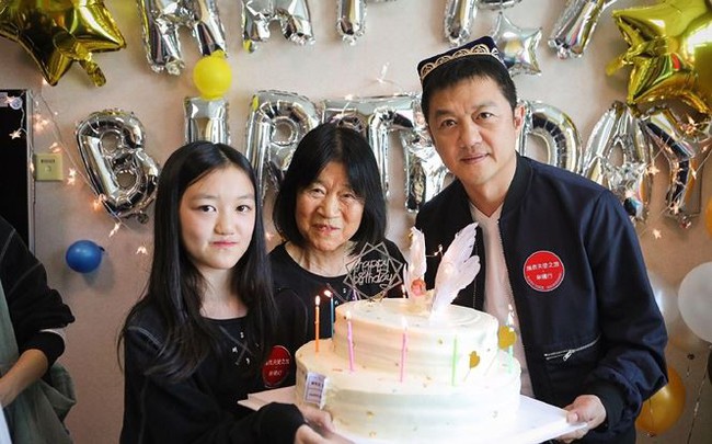 T&agrave;i tử &lsquo;Anh h&ugrave;ng xạ đi&ecirc;u&rsquo; L&yacute; &Aacute; Bằng đ&oacute;n sinh nhật đầm ấm b&ecirc;n con g&aacute;i - Ảnh 1.