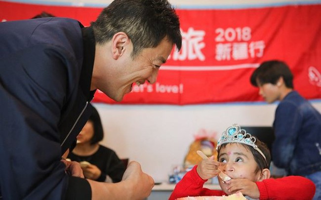 T&agrave;i tử &lsquo;Anh h&ugrave;ng xạ đi&ecirc;u&rsquo; L&yacute; &Aacute; Bằng đ&oacute;n sinh nhật đầm ấm b&ecirc;n con g&aacute;i - Ảnh 8.