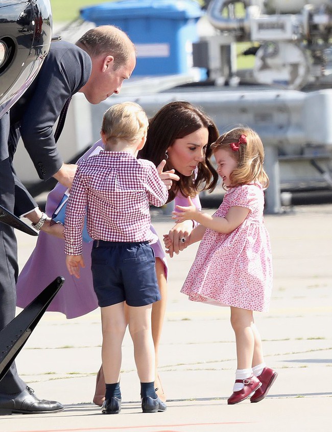 Đ&acirc;y l&agrave; việc C&ocirc;ng nương Kate Middleton lu&ocirc;n l&agrave;m mỗi khi con m&egrave; nheo, c&aacute;u gắt v&agrave; n&oacute; thực sự hiệu quả - Ảnh 11.