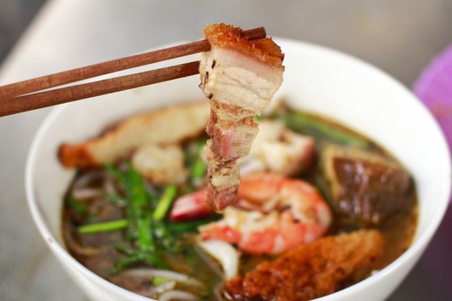 7 sai lầm trong khi ăn khiến đường ti&ecirc;u h&oacute;a bị rối loạn, sinh bệnh: C&oacute; thể bạn cũng mắc! - Ảnh 2.