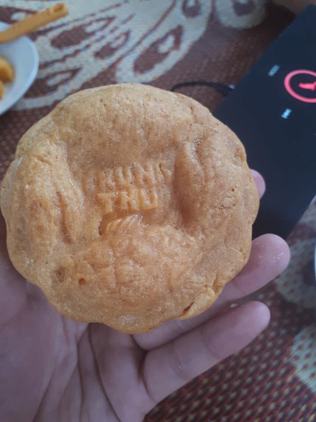 Những si&ecirc;u phẩm b&aacute;nh trung thu chứng minh c&oacute; những người chỉ n&ecirc;n ngồi ăn chứ đừng n&ecirc;n v&agrave;o bếp! - Ảnh 7.