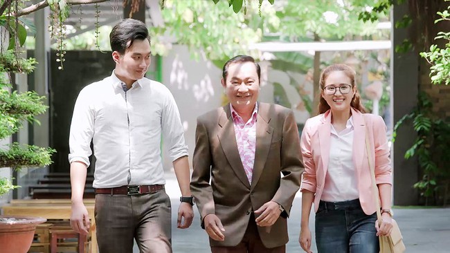 Gạo nếp gạo tẻ: Vừa tuy&ecirc;n bố nhận C&ocirc;ng l&agrave;m tri kỷ, Hương đ&atilde; mang hạnh ph&uacute;c bất ngờ đến cho gia đ&igrave;nh chồng cũ - Ảnh 5.