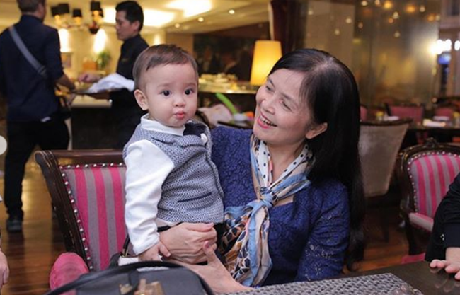 B&eacute; Sam Sam nh&agrave; Hằng T&uacute;i đ&atilde; được 10 ng&agrave;y tuổi, c&agrave;ng ngắm c&agrave;ng thấy c&ocirc; nh&oacute;c giống b&agrave; nội như đ&uacute;c - Ảnh 9.