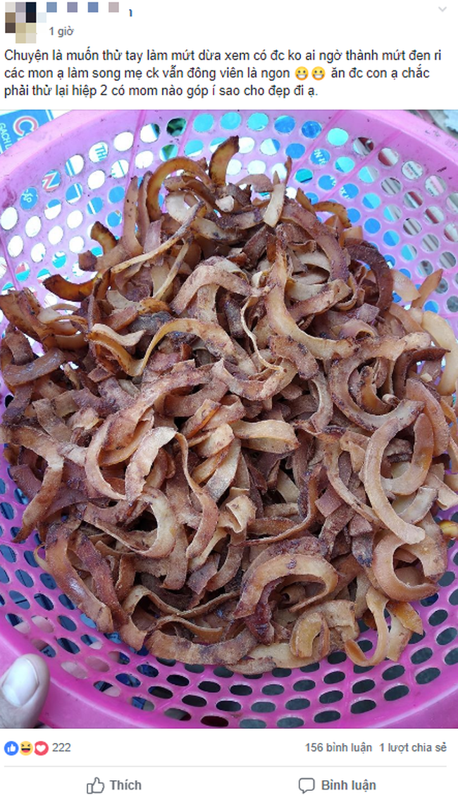 Lần đầu làm mứt dừa cháy đen tưởng bị chê tơi tả, nhưng mẹ chồng nói 1 câu khiến nàng dâu mừng húm - Ảnh 1. Lần đầu làm mứt dừa cháy đen tưởng bị chê tơi tả, nhưng mẹ chồng nói 1 câu khiến nàng dâu mừng húm - Ảnh 1.