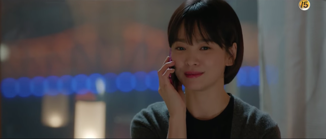 Cứ hễ phi c&ocirc;ng trẻ l&agrave;m tăng ca l&agrave; Song Hye Kyo lại l&agrave;m điều đ&aacute;ng y&ecirc;u n&agrave;y - Ảnh 2.