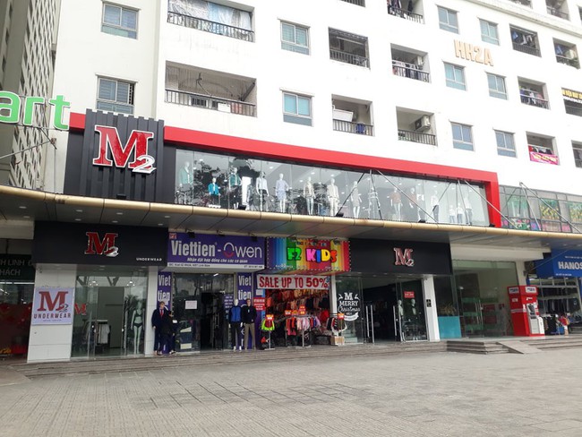 Nữ nh&acirc;n vi&ecirc;n bị 4 thanh ni&ecirc;n tr&ecirc;u ghẹo rồi tấn c&ocirc;ng ở CC Linh Đ&agrave;m phải t&aacute;i nhập viện trong t&igrave;nh trạng hoảng loạn, co giật v&agrave; kh&ocirc;ng n&oacute;i được - Ảnh 2.