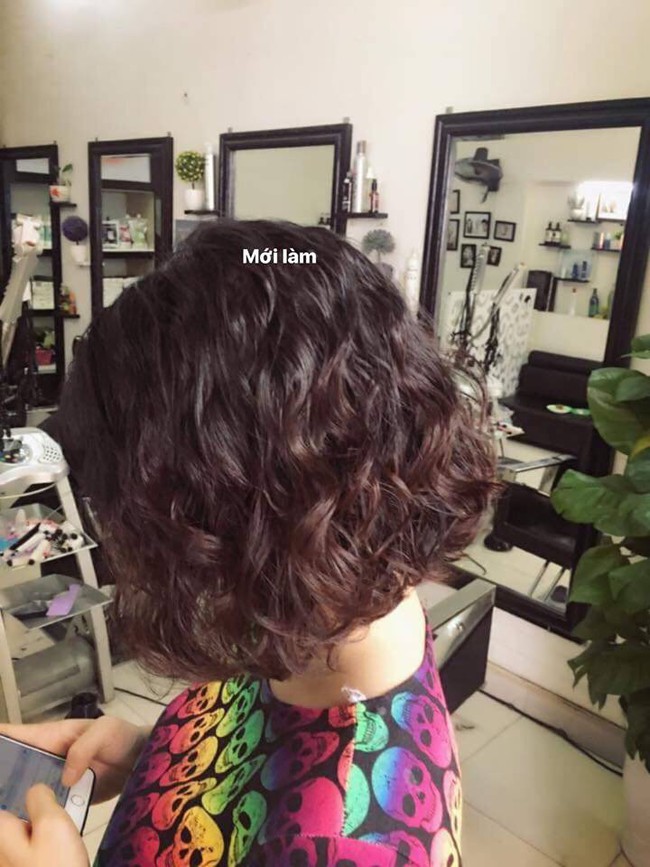 L&agrave;m t&oacute;c xoăn lơi đ&oacute;n Tết, c&ocirc; n&agrave;ng nhận c&aacute;i kết cực đắng chỉ sau một đ&ecirc;m ngon giấc - Ảnh 1.