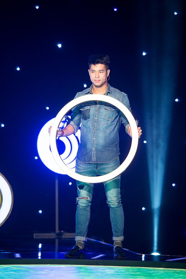 Minh Tiệp gan dạ th&uacute; nhận th&acirc;n thiết với Lan Phương ngay trước mặt b&agrave; x&atilde; - Ảnh 5.