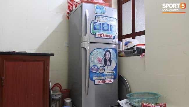 Về thăm nh&agrave; Văn Hậu, ph&aacute;t hiện m&oacute;n qu&agrave; đầu ti&ecirc;n em &uacute;t ĐT Việt Nam mua cho cha mẹ bằng đồng lương kiếm được - Ảnh 8.