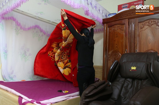 Về thăm nh&agrave; Văn Hậu, ph&aacute;t hiện m&oacute;n qu&agrave; đầu ti&ecirc;n em &uacute;t ĐT Việt Nam mua cho cha mẹ bằng đồng lương kiếm được - Ảnh 9.