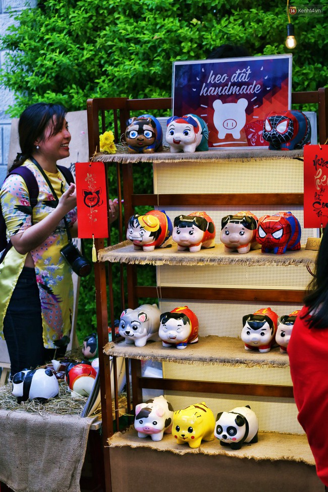 Thiếu nữ S&agrave;i G&ograve;n x&uacute;ng x&iacute;nh &aacute;o d&agrave;i, dạo phố &ocirc;ng đồ chụp ảnh check in những ng&agrave;y gi&aacute;p Tết - Ảnh 11.