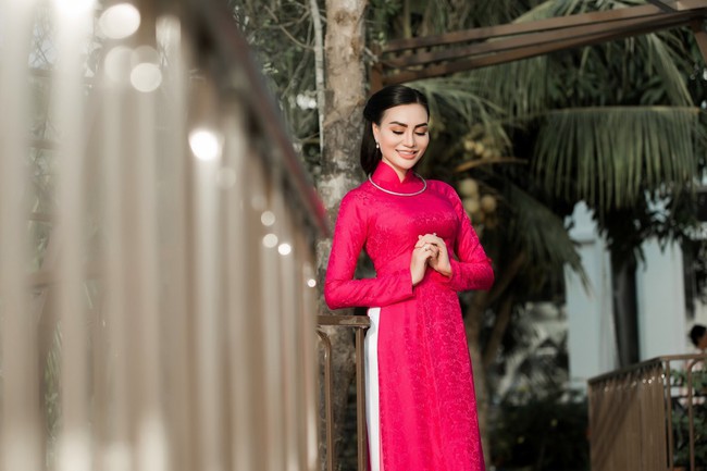 “Nữ hoàng áo dài” Trần Huyền Nhung đẹp xuất sắc trong một sáng tạo của NTK Nguyễn Tuấn - Ảnh 9.
