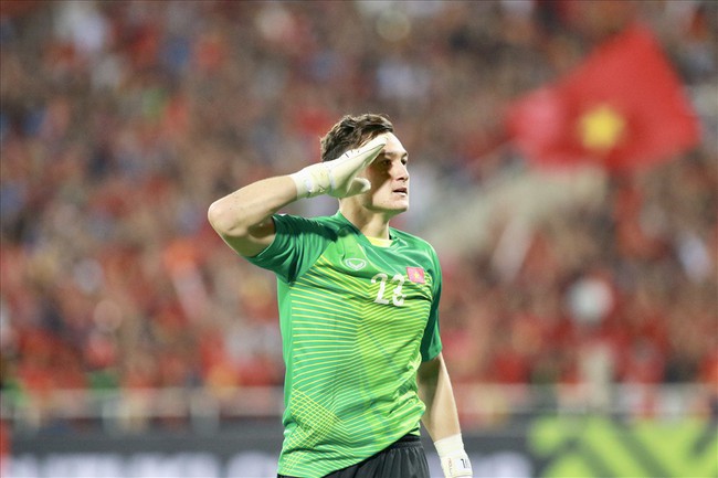 H&eacute; lộ khoảnh khắc h&oacute;a th&agrave;nh ho&agrave;ng tử cực độc của ch&agrave;ng thủ m&ocirc;n cản b&oacute;ng rất cừ Đặng Văn L&acirc;m - Ảnh 5.