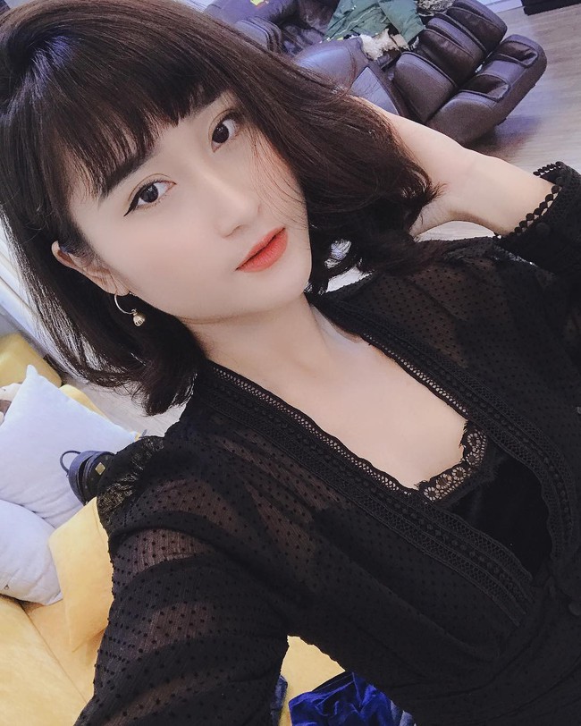 D&agrave;n bạn g&aacute;i cầu thủ Việt: Xinh đẹp, nổi tiếng nhưng chưa hết, họ c&ograve;n c&oacute; cuộc sống sang chảnh đ&aacute;ng ghen tỵ - Ảnh 15.