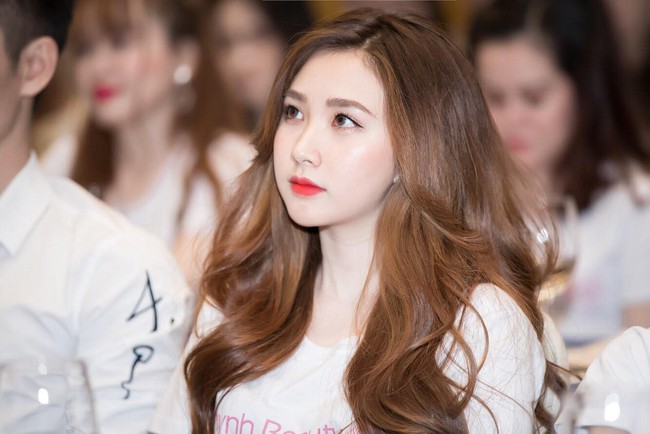 D&agrave;n bạn g&aacute;i cầu thủ Việt: Xinh đẹp, nổi tiếng nhưng chưa hết, họ c&ograve;n c&oacute; cuộc sống sang chảnh đ&aacute;ng ghen tỵ - Ảnh 19.