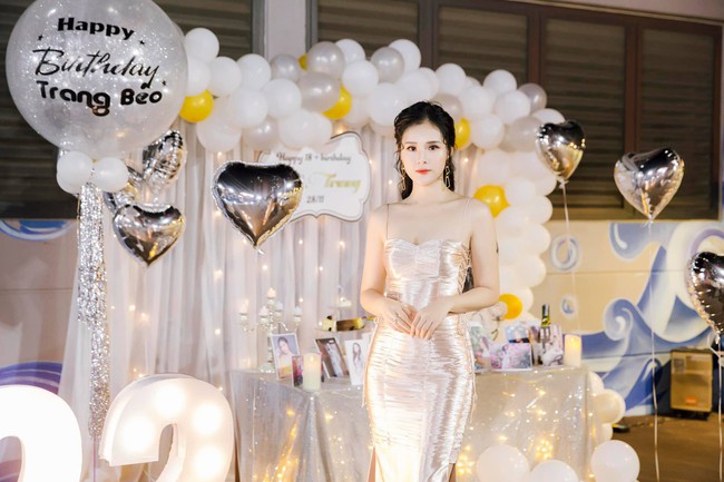 D&agrave;n bạn g&aacute;i cầu thủ Việt: Xinh đẹp, nổi tiếng nhưng chưa hết, họ c&ograve;n c&oacute; cuộc sống sang chảnh đ&aacute;ng ghen tỵ - Ảnh 23.