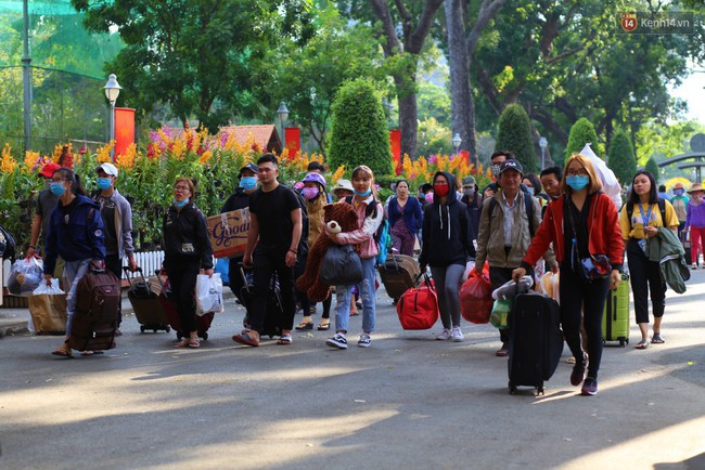 Chuyến xe nghĩa t&igrave;nh chở miễn ph&iacute; 600 sinh vi&ecirc;n v&agrave; lao động ngh&egrave;o ở S&agrave;i G&ograve;n về qu&ecirc; ăn Tết Kỷ Hợi 2019 - Ảnh 2.