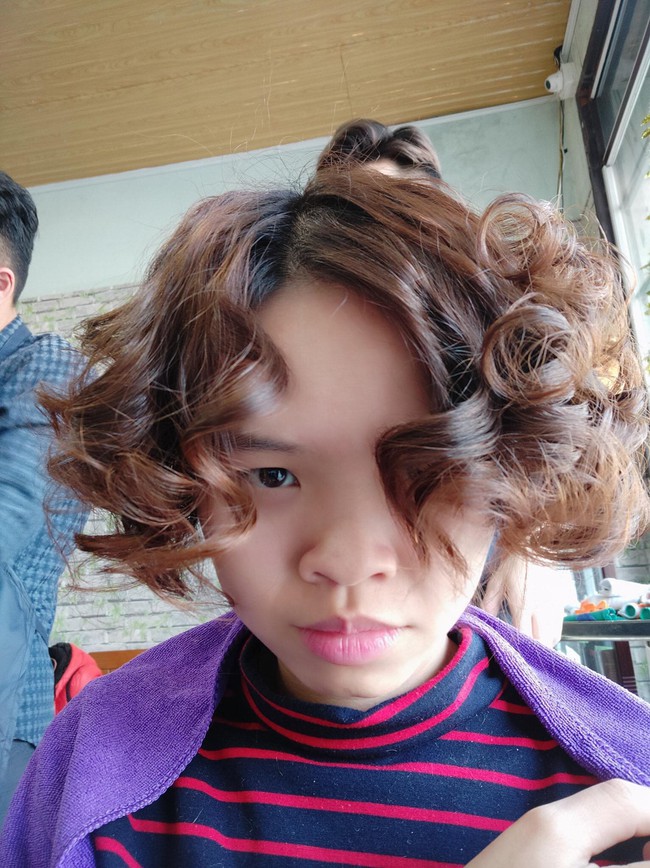 Loạt ảnh chứng minh l&agrave;m t&oacute;c ăn Tết ch&iacute;nh l&agrave; cuộc chơi may rủi bậc nhất của hội chị em những ng&agrave;y n&agrave;y - Ảnh 3.