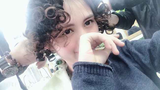 Loạt ảnh chứng minh l&agrave;m t&oacute;c ăn Tết ch&iacute;nh l&agrave; cuộc chơi may rủi bậc nhất của hội chị em những ng&agrave;y n&agrave;y - Ảnh 11.