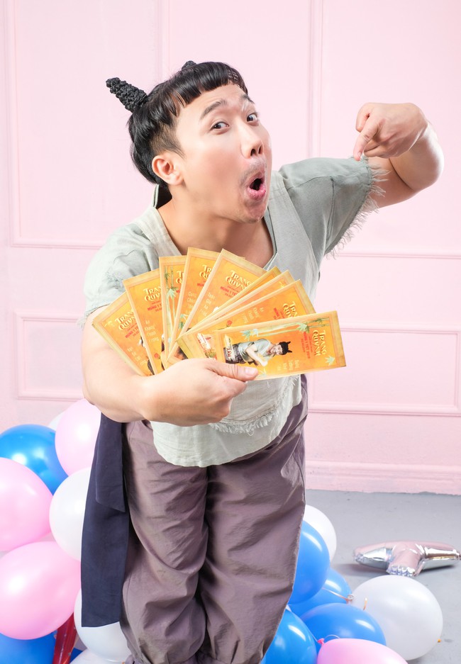 Cười t&eacute; ghế với m&agrave;n ch&uacute;c Tết b&aacute; đạo của Trấn Th&agrave;nh trong Trạng Quỳnh - Ảnh 9.