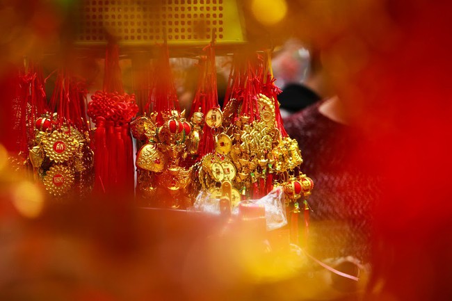 Đến phố H&agrave;ng M&atilde; ngắm thi&ecirc;n hạ du xu&acirc;n, hưởng kh&ocirc;ng kh&iacute; nhộn nhịp mới thấy Tết đến gần lắm rồi! - Ảnh 19.