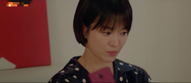 Lần đầu gọi video với phi c&ocirc;ng trẻ, Song Hye Kyo đ&atilde; bối rối thế n&agrave;y đ&acirc;y - Ảnh 3.