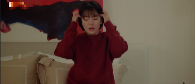 Lần đầu gọi video với phi c&ocirc;ng trẻ, Song Hye Kyo đ&atilde; bối rối thế n&agrave;y đ&acirc;y - Ảnh 6.