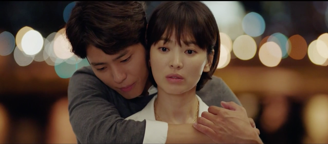 Song Hye Kyo thử th&aacute;ch sự ki&ecirc;n nhẫn của Song Joong Ki bằng nụ h&ocirc;n cuồng nhiệt d&agrave;i gần 1 ph&uacute;t với Park Bo Gum - Ảnh 6.