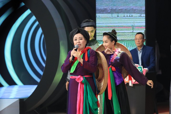 Hồng V&acirc;n ngẩn ngơ khi bị cản trở chuyện t&aacute;n tỉnh L&yacute; Đức  - Ảnh 6.