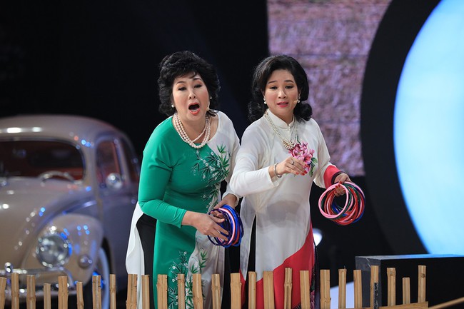 Hồng V&acirc;n ngẩn ngơ khi bị cản trở chuyện t&aacute;n tỉnh L&yacute; Đức  - Ảnh 1.