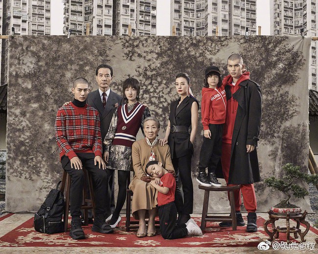 Đổi kiểu t&oacute;c v&agrave; makeup, Triệu Vy khiến d&acirc;n t&igrave;nh x&ocirc;n xao: người khen thời thượng, người ch&ecirc; &ldquo;&Eacute;n nhỏ m&agrave; như Diều h&acirc;u&rdquo; - Ảnh 1.