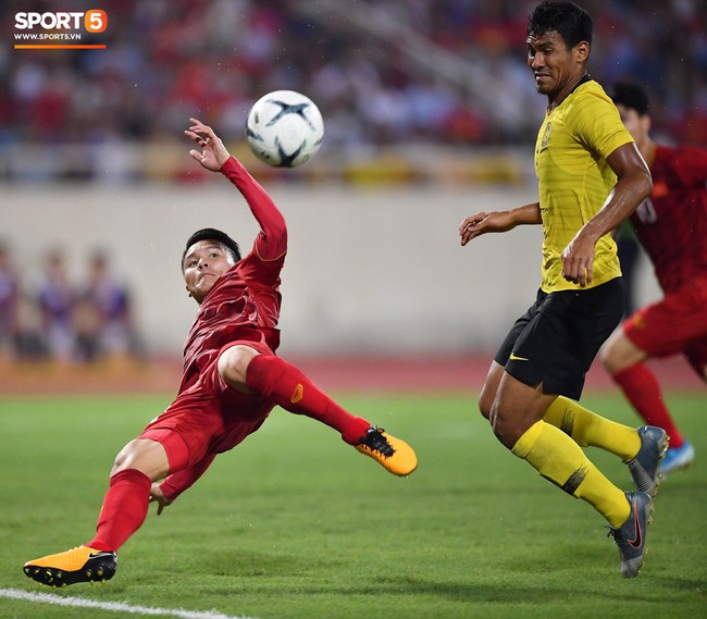 Sau những ồn &agrave;o t&igrave;nh cảm, Quang Hải bất ngờ khoe "người phụ nữ của đời m&igrave;nh", chẳng phải ai xa lạ m&agrave; l&agrave;... - Ảnh 1.