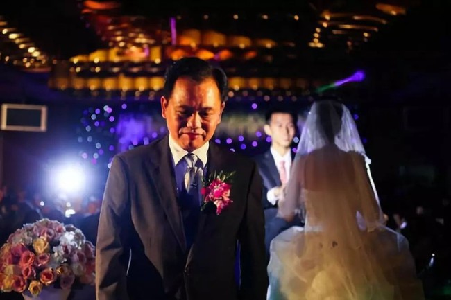 Ngày con gái lấy chồng, bố gửi bức thư dặn dò khiến nhiều người rơi nước mắt - Ảnh 2. Ngày con gái lấy chồng, bố gửi bức thư dặn dò khiến nhiều người rơi nước mắt - Ảnh 2.