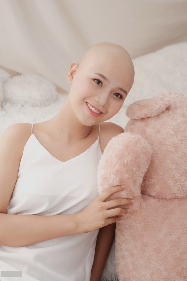 Cô gái ung thư vẫn quyết thi nhan sắc đã lọt vào top 12 Duyên dáng Ngoại thương, tâm sự trên đời chẳng gì đáng sợ bằng từ bỏ ước mơ - Ảnh 10.