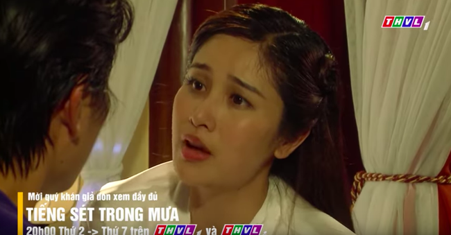 "Tiếng sét trong mưa": Sốc nặng với cảnh 18+, mẹ kế uống thuốc kích dục rồi mặc sexy hở ngực, đè ngửa con chồng ra giường - Ảnh 6. "Tiếng sét trong mưa": Sốc nặng với cảnh 18+, mẹ kế uống thuốc kích dục rồi mặc sexy hở ngực, đè ngửa con chồng ra giường - Ảnh 6.